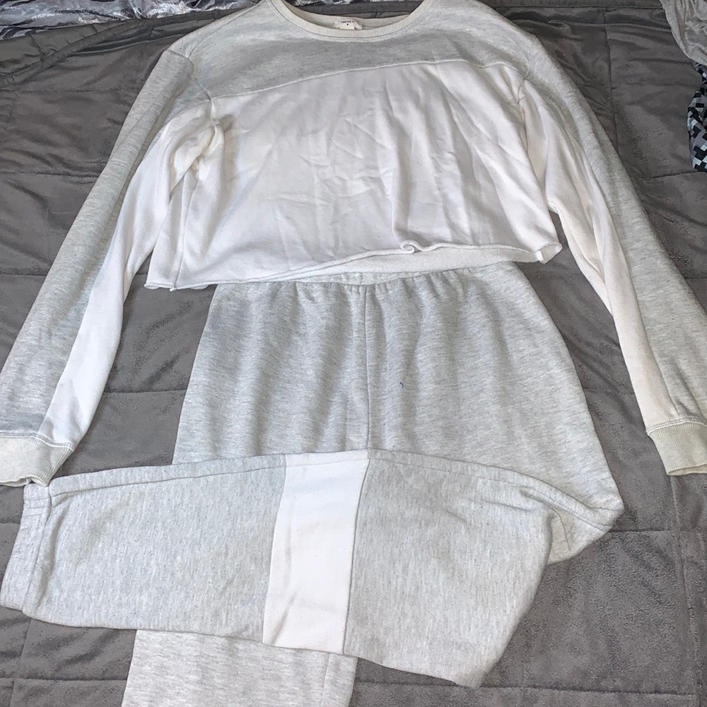 Fashionable , comfortable set